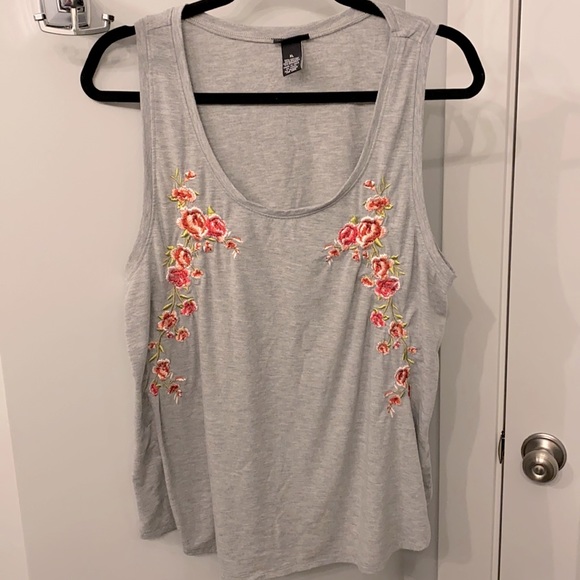 Embroidered Grey tank top with flowers size XL - Picture 1 of 4
